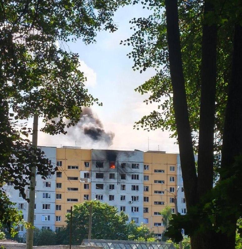 Один человек погиб, шесть пострадали в результате ракетной атаки в Брянске. Ракета попала в жилой дом, сообщил врио губернатора Брянской области