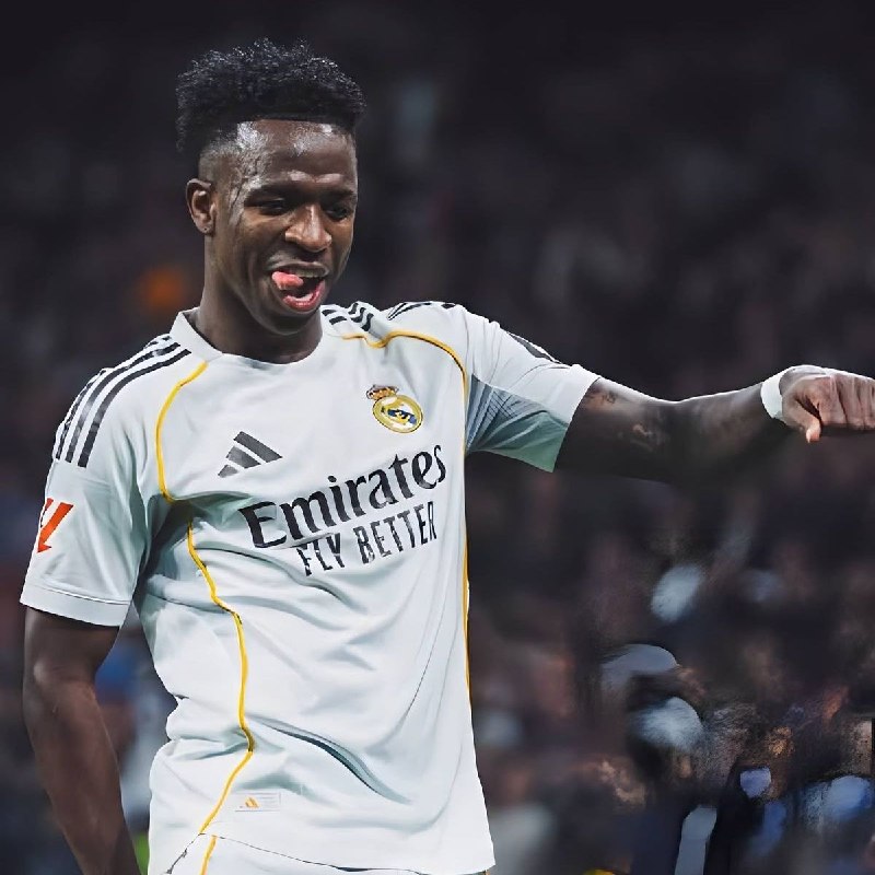 Real Madrid Club: رئال‌مادرید پیشنهاد دستمزد ۲۲ میلیون یورویی در سال به وینیسیوس ارائه کرده و قصد افزایش این رقم را ندارد@RealMadridClub
