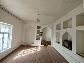 6-room apartment, 4 m² for sale