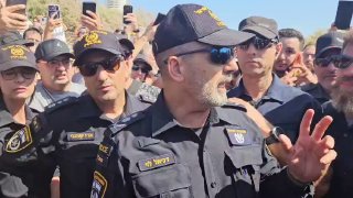 עוד תיעוד של אושר: הרגע שבו המפכ"ל דני לוי בישר לכוחות בשטח על איתורו של יובל בן ה-4