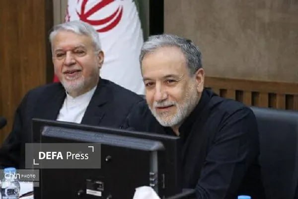 خبرگزاری دفاع مقدس: 💢عراقچی: تا آخرین نفس و قطره خونمان پای منافع ملی میایستیم 🔸وزیر امور خارجه در مراسم تجلیل از خبرنگاران حوزه سیاست خار