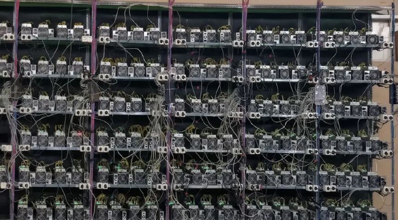دیده بان ایران: ✅ گروگانگیری دادستان و مسئولان اداره برق هنگام کشف ماینر غیرمجاز🔹 عملیات کشف تجهیزات استخراج رمزارز در یک واحد مسکونی ب