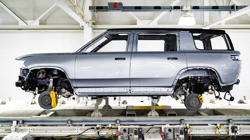 Кроссовер Rivian R2 запустили в производство 6