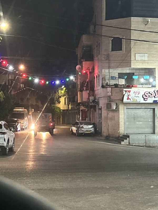 כוחות הכיבוש מסתערים על העיירה חיזמה, מצפון לירושלים הכבושה