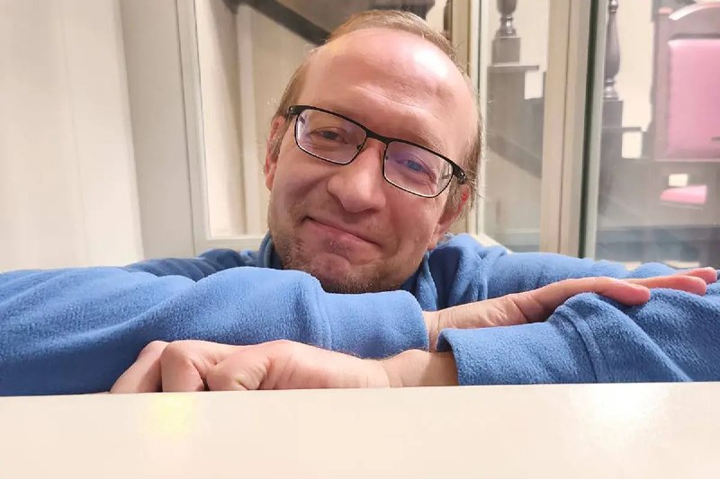 После пыток током осужденный на 16 лет гражданин Бельгии Михаил Лощинин почти ослеп на один глазУ осужденного за госизмену гражданина России и Бельгии Михаила Лощинина продолжает ухудшаться зрение. Его сестра рассказала «Вот Так», что левый глаз мужчины пр