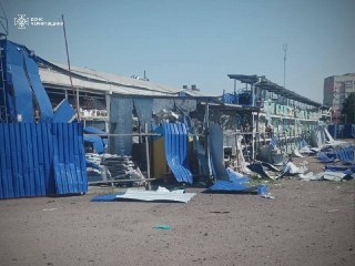 В результате ракетного удара по Прилукам (Черниговская область) погибли три человека, в том числе 15-летний подросток, 23 человека ранены, еще у шестерых «острая реакция на стресс», сообщает глава областной военной администрации:«Много разрушений в городе.