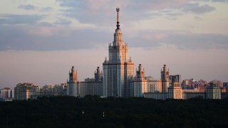 Пентагон внес МГУ, ВШЭ и еще 31 российский вуз и НИИ в список угроз национальной безопасностиПентагон включил 33 российских вуза, научно-исследовательских института и научно-производственных организации в перечень иностранных учреждений, угрожающих нацбезо