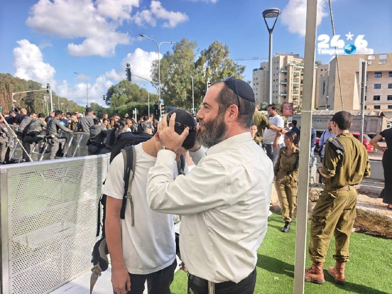 🇮🇱 יום גיוס חרדים הבוקר בצה״ל. צפי של עלייה בכמות המתגייסים ביחס למחזור המקביל אשתקד. כשמדברים איתם הם בא…