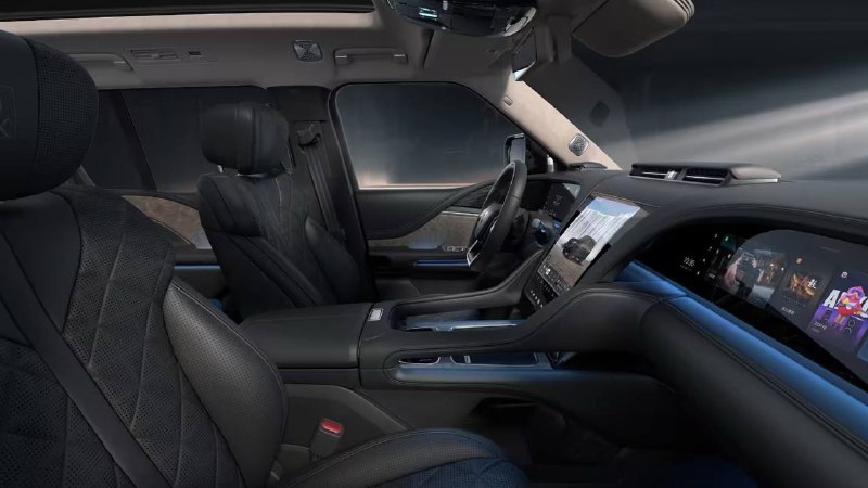 BYD показала обновлённый Yangwang U8 — один из самых дорогих китайских авто. Стартовая цена — около  4