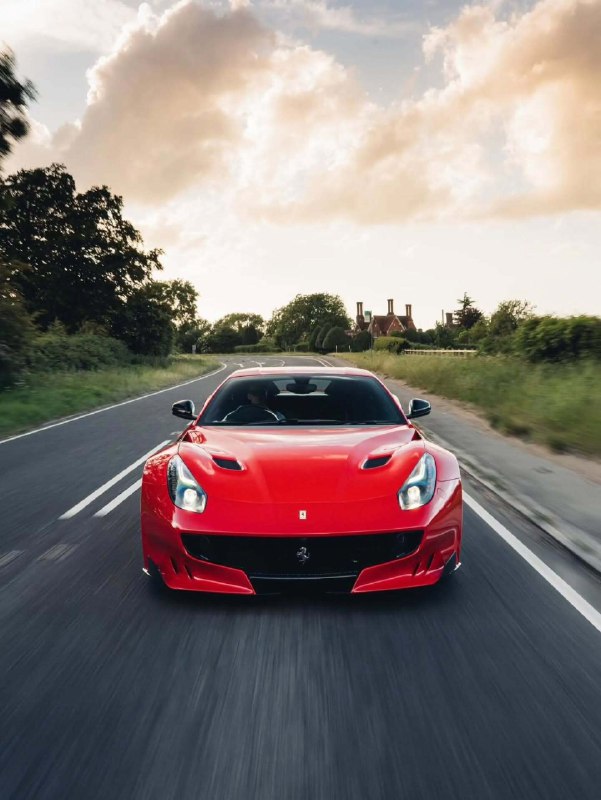 Ferrari F12tdf 2