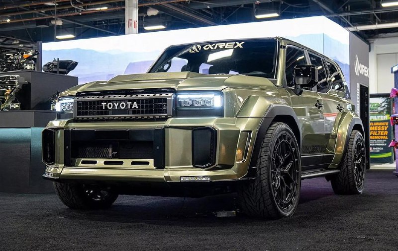 Тюнинг-ателье Liberty Walk доработало Land Cruiser...