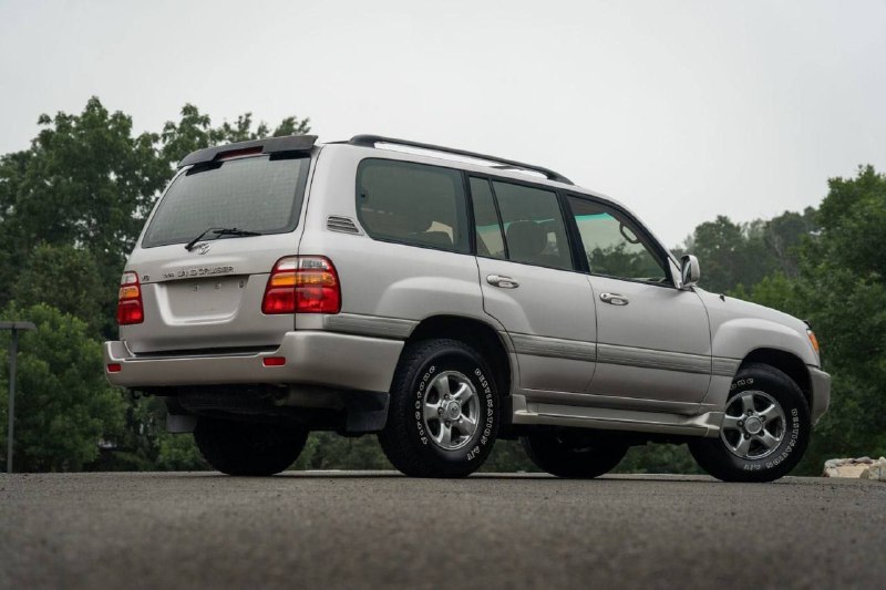 Toyota Land Cruiser UZ J100 `2002 2