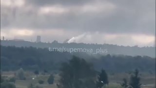 מל"טים אוקראינים פגעו הבוקר בבית הזיקוק של רוסיה בניז'נקמסק והציתו אותו.
