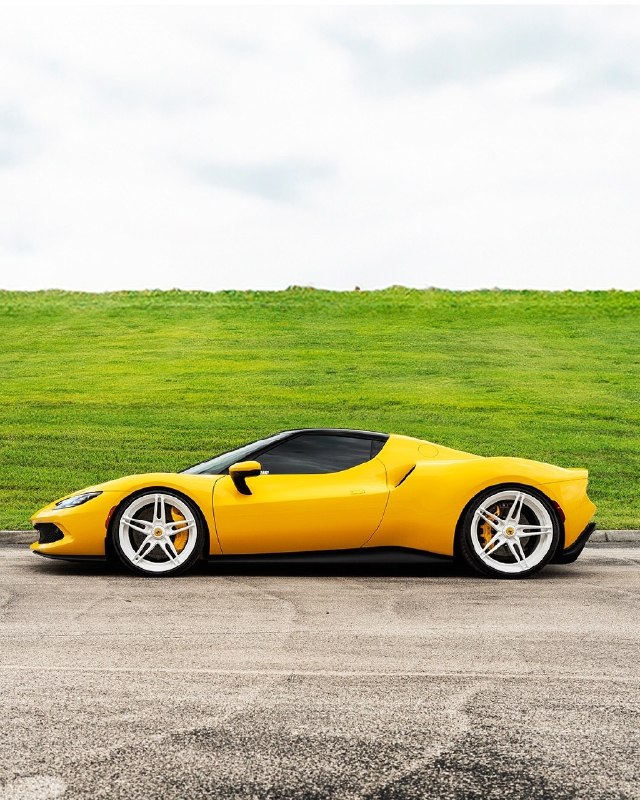 Ferrari 296 GTB 3