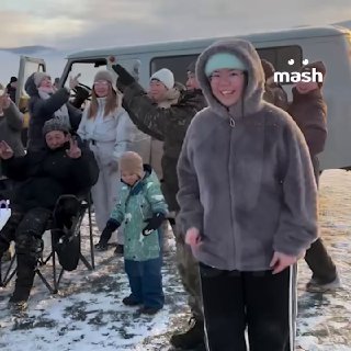 В программу незаконных туров на Байкал для иностранцев входили танцы на озере и праздничные посиделки с красивым видом. Собрали главное по гибели шестерых туристов и шофёра:— 45-летний Николай Доржеев работал на переправе, а его супруга Надежда торговала э