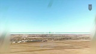 צפו: כטב"מים אוקראינים מסוג הורנט קמיקזה משמידים מסוק מי-8 רוסי בלוהנסק.