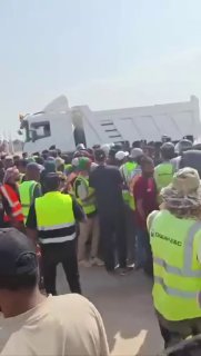 חיכוך בין כוחות הביטחון למפגינים שדורשים מינוי בבצרה ביו.קישור/alghadeertv