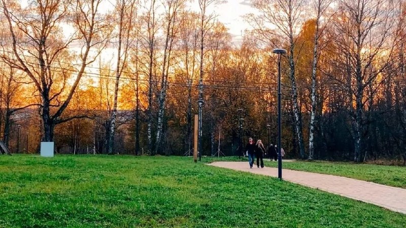 בצ'רפובטס נמשכת העבודה לשיפור חורשת מקרינסקאיה. בונים מסיימים את אזור הכניסה ומניחים מדרכה חדשה. על פי מידע…
