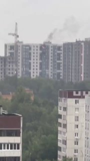 В Подмосковье в результате сегодняшней атаки беспилотников пострадали шесть человек, в Электростали обломки беспилотника попали в многоквартирный дом, написал губернатор.Над регионом сбили 86 беспилотников, добавил он.