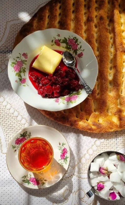 پاییزان: "|| صبح بخیر...چه خوب که یک روز دیگربرای دوست داشتنِ زندگیپیشِ رو داریم.🌻