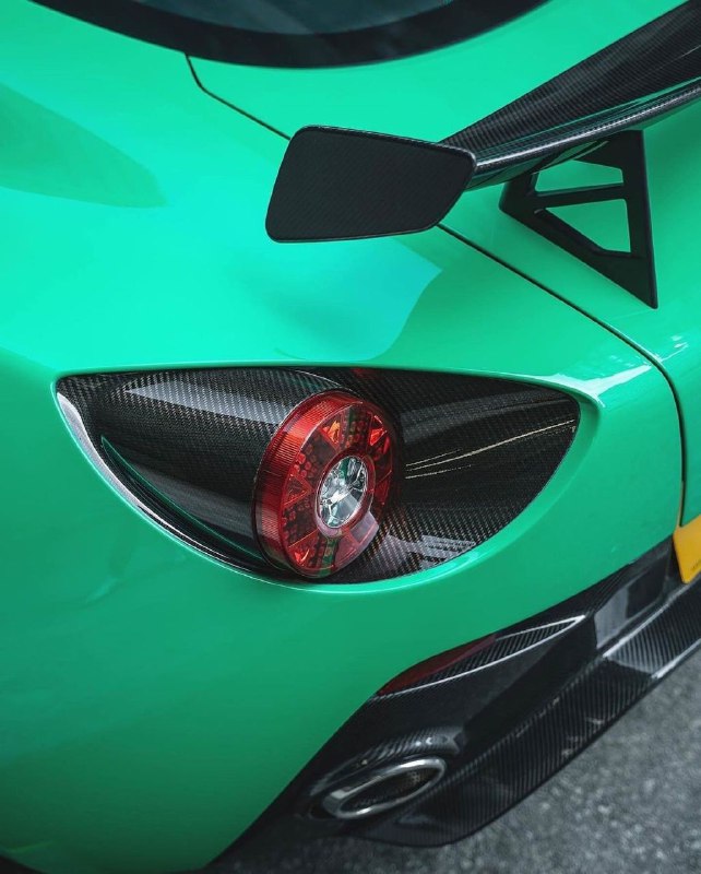 Aston Martin V12 Zagato 7