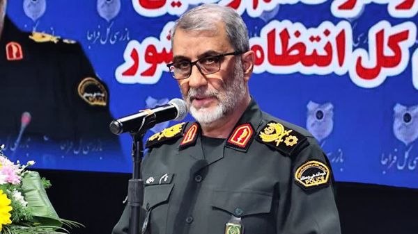اخبار آذربایجان غربی: ملت ایران اجازه ایجاد تفرقه را به دشمن نخواهد داد🔹جانشین فرمانده انتظامی جمهوری اسلامی ایران: امروز دشمن تلاش میکند از