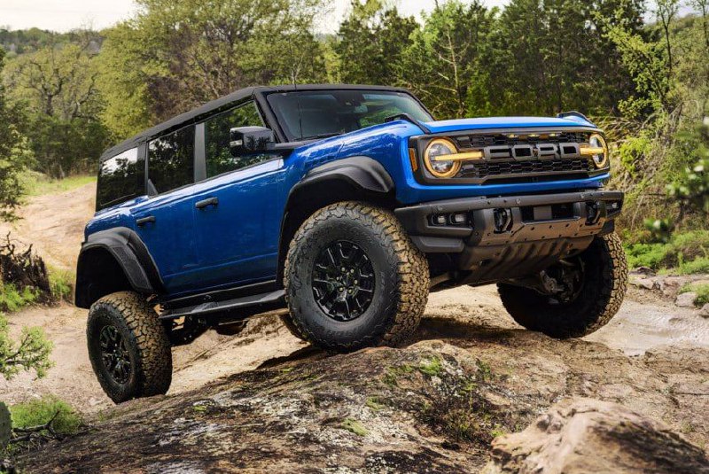 Ford Bronco Raptor получил комплект черного декора