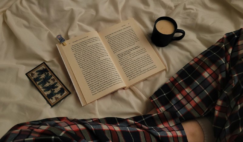 🐚𝙋𝙞𝙣𝙩𝙚𝙧𝙚𝙨𝙩|توسعه فردی🌼ִֶָ𓏲࣪: First time reading a self-help book.
