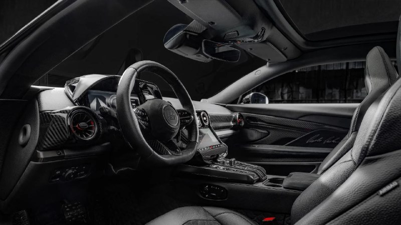 Brabus выкатил ультрачёрный Aston Martin Vanquish, который назвали в честь основателя компании. 4