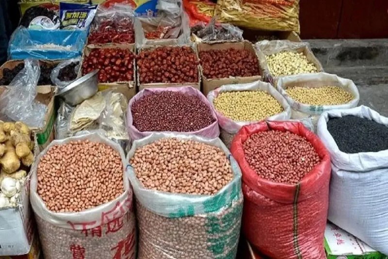 پایگاه خبری گسترش نیوز: 🔔 ریزش قیمت حبوبات در بازار / لوبیا چیتی تا ۱۰۰ درصد ارزان شد🔹 بازار حبوبات که تا همین چند ماه پیش با جهشهای سنگین قیمت