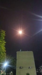 В городе Димона на юге Израиля баллистическая ракета попала в здание; пострадали около 20 человек, среди них 10-летний ребенок в состоянии средней тяжести, получивший ранения осколками — израильская медицинская служба «Маген Давид Адом»