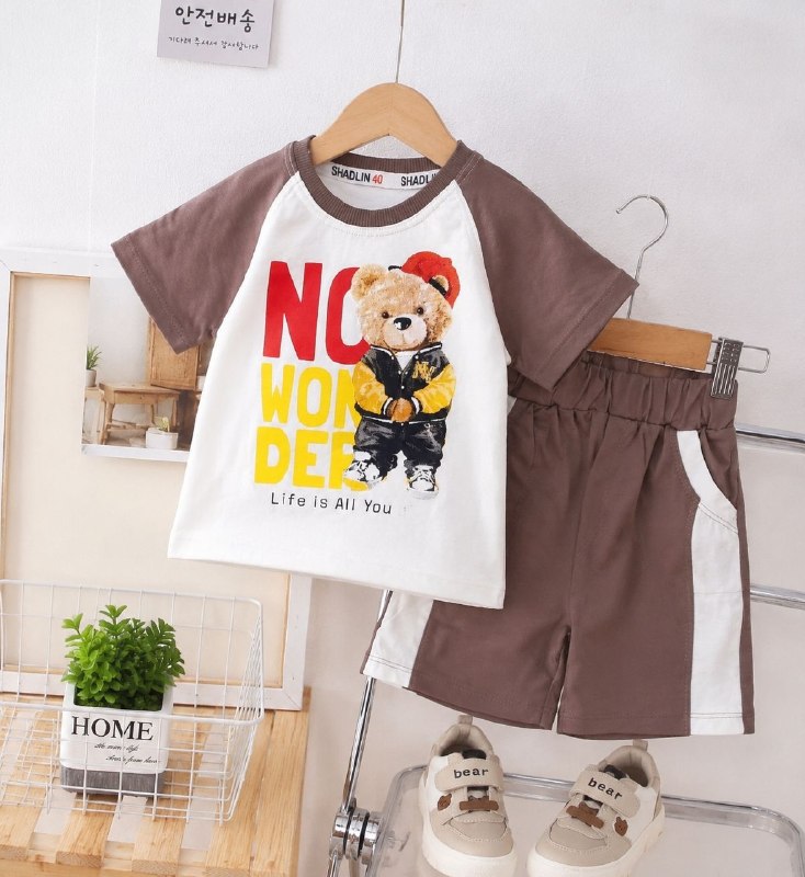 پخش عمده لباس بچگانه تهران ؛ شادلین: 💣😍 تیشرت شلوارک خرسی NO کد5🧶جنس: پنبه یکرو درجه یک، چاپ‌ زول✂️ سایزبندی: ۴۰،۴۵،۵۰،۵۵🎁 بسته بندی: ۴،۸ عددی 💰قیمت ۵۷۸ هزار