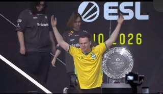 Российская команда по CS2 Team Spirit разгромила Team Falcons со счётом 2:0 и вышла в гранд-финал турнира Intel Extreme Masters в Рио.MVP встречи стал Андрей tn1r Татаринович — он разъ**ал (иначе это не назвать, неженки-моралфаги простите) соперников на об