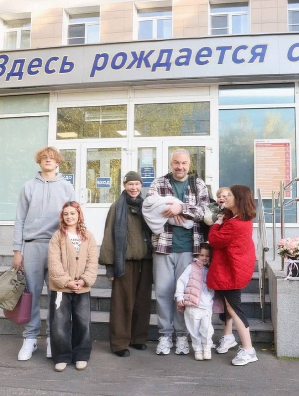 У сына Татьяны Васильевой Филиппа и его жены Маши Болонкиной родился сын ❤️ Маль