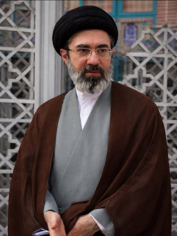 - 🇮🇷 חדש: המנהיג העליון של איראן, האייתוללה מוג'טאבה חמינאי, מעורב יותר ויותר בקבלת החלטות מפתח באיראן, ו…