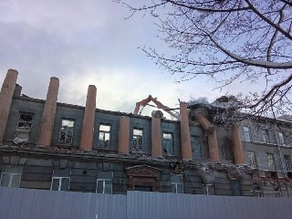 Петербургским градозащитникам запретят подавать повторные заявки на признание зданий культурным наследиемТакие изменения в городской закон об охране памятников предложил внести губернатор Санкт-Петербурга Александр Беглов. Заксобрание уже приняло поправки 