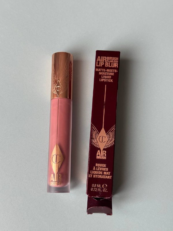 Charlotte Tilbury увлажняющая матовая помада — фото 1