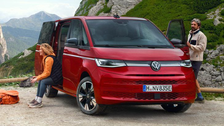 Volkswagen Multivan получил полноприводную гибридную версию