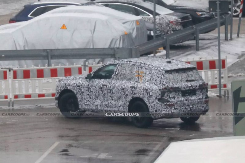 Audi катает новую модель Q9 - конкурента X7 3
