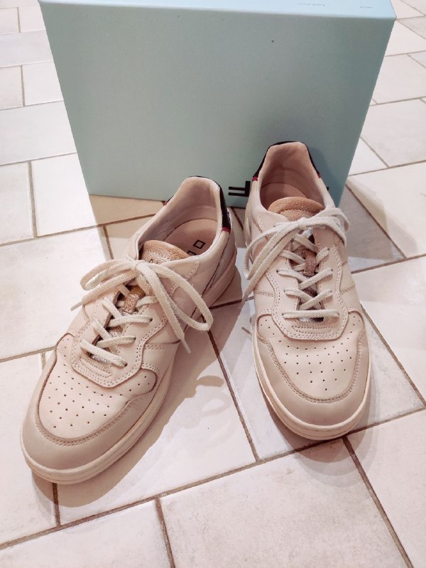 Кроссовки полуботинки D.A.T.E (Италия) из магазина 'Studio by shoes gallery' — фото 1