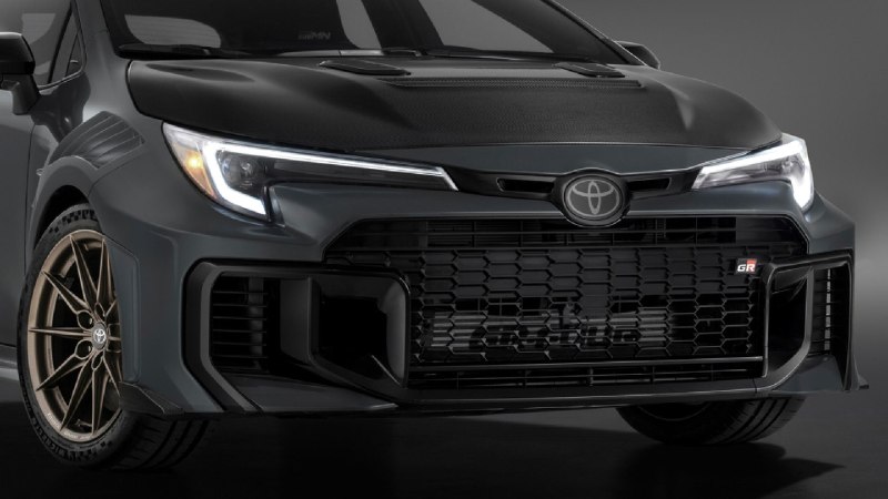 Сегодня в мире автоновостей произошло интересное событие! 🏎 Toyota представила