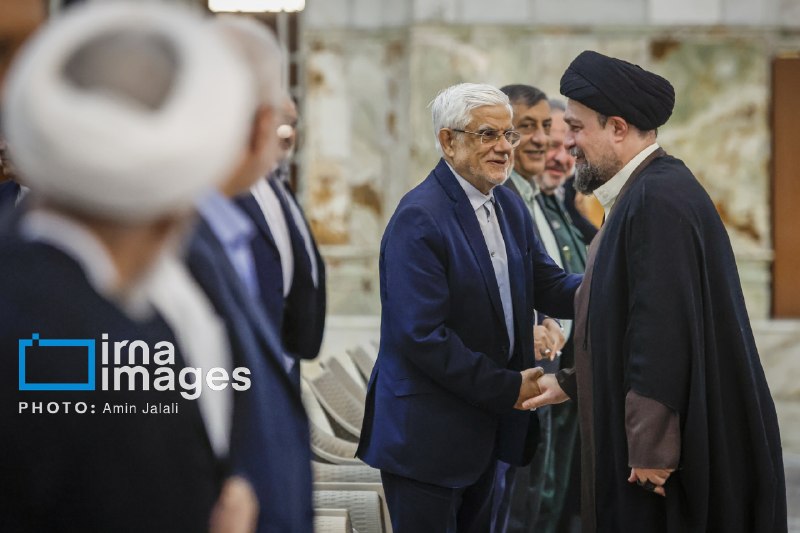 خبرگزاری ایرنا: گزارش تصویری|تجدید میثاق هیأت دولت با آرمانهای امام راحل (ره)عکاس:#امین_جلالی🔹دکتر مسعود پزشکیان به همراه اعضای هیئت دو