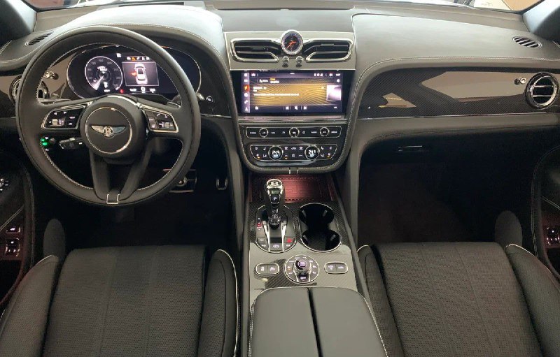 Bentley Bentayga стала самым продаваемым люксовым автомобилем в России 3