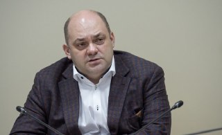 Бывшего курского губернатора поставили на учет в СИЗО как «склонного к суициду»Бывший губернатор Курской области Алексей Смирнов, арестованный по обвинению в получении взяток при строительстве укреплений на границе с Украиной, поставлен в СИЗО на учет как 