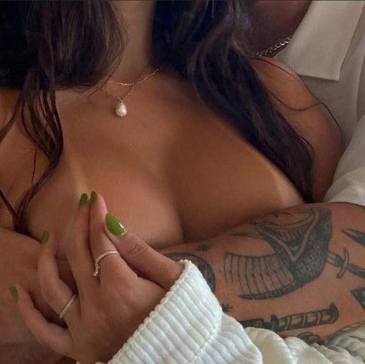♥🔥عاشقانه های🔥 مِّنِّوِّ نفسم🔥♥: ❤️❤️💋❤️❤️گفته لعل لبم هم درد بخشد هم دوا گاه پيش درد و گه پيش مداوا ميرمت ...#حافظ_شیرازی .💋 👫منو👫nafasam💋@eh7777sas💞💕