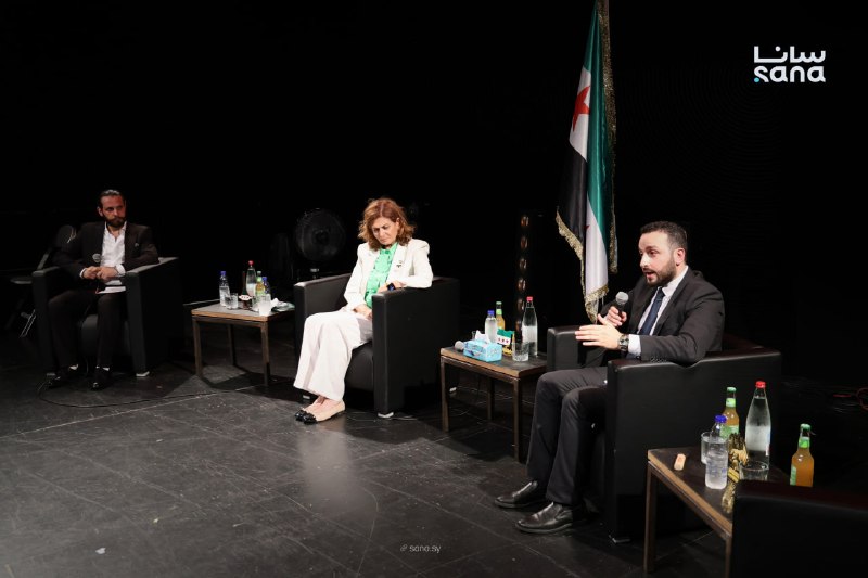 שר הרווחה והעבודה, הנד קבוואט, והשר העניינים של שגרירות סוריה בברלין, מוחמד בראא שוקרי, נפגשים עם מספר חברי…