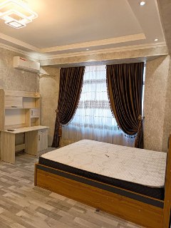1-xonali uy sotiladi