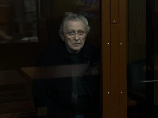 Суд в Москве отправил под арест бизнесмена Илью Трабера. Его обвиняют в организации заказного убийства.Также по этому делу арестован бывший боксер Алисултан Надирбегов, которого считают исполнителем убийства. Их обоих задержали в Петербурге, после чего дос