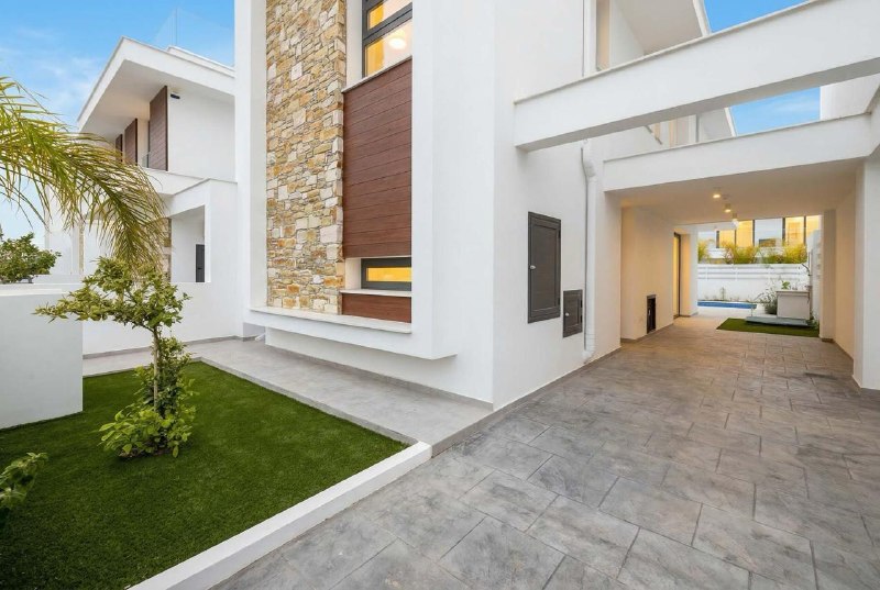 4-bed villa with private pool near the sea in Livadia photo 2
