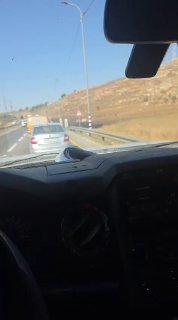דחוף: מתנחלים הציתו שריפות באזור המישור של אדמות מזרח מזרעה ליד העיירה סינג'יל מצפון לרמאללה.